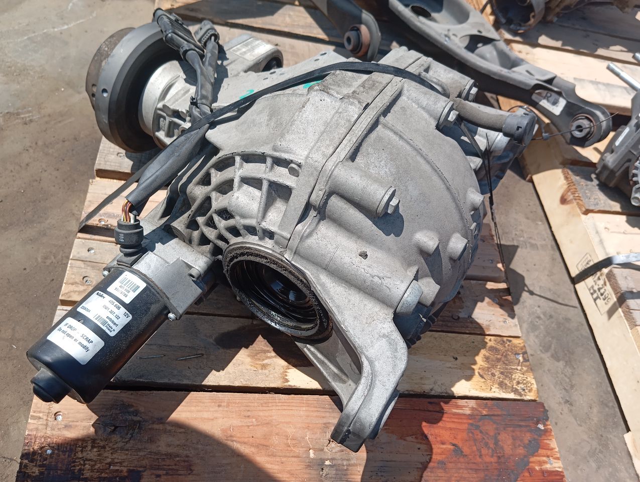 Part image 3