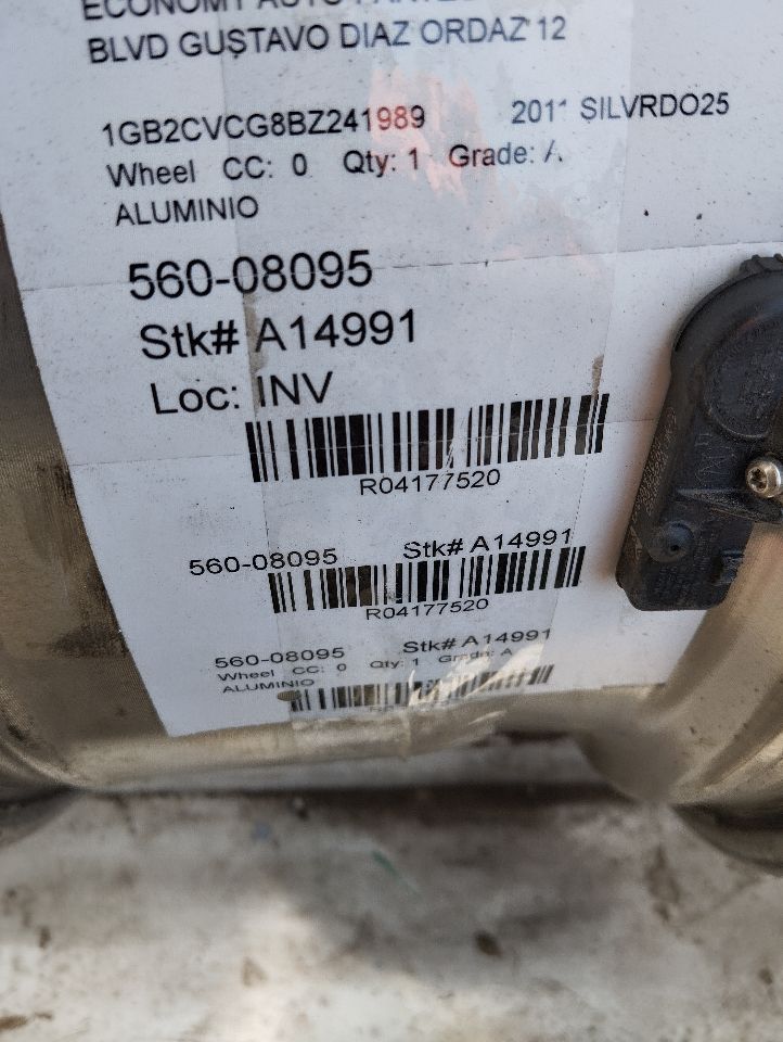 2011 General Motors SILVERADO 2500 PICKUP Wheel