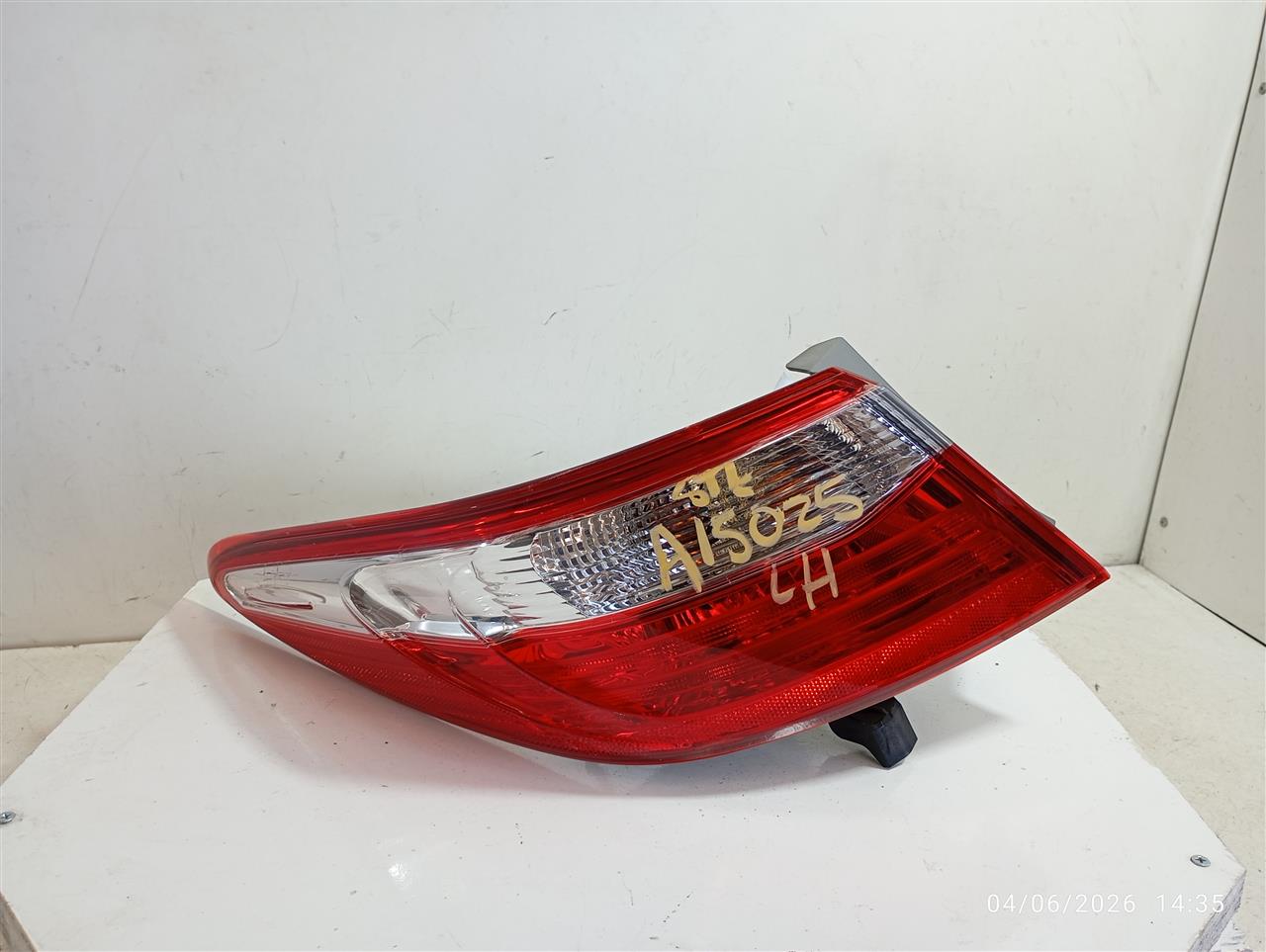 2015 Toyota CAMRY Tail Lamp