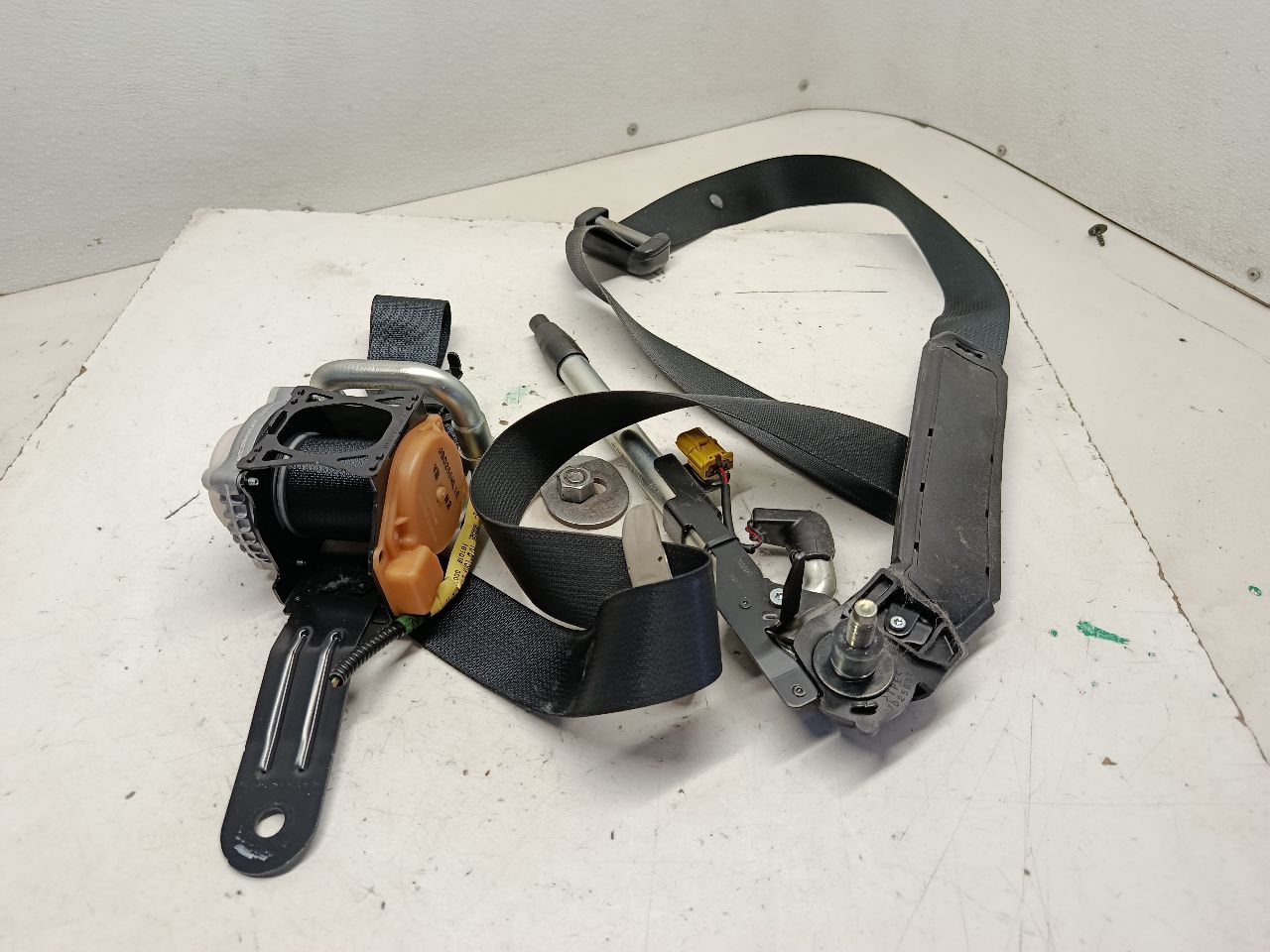 Used 2017 Honda FIT retractor - Stock #H21196