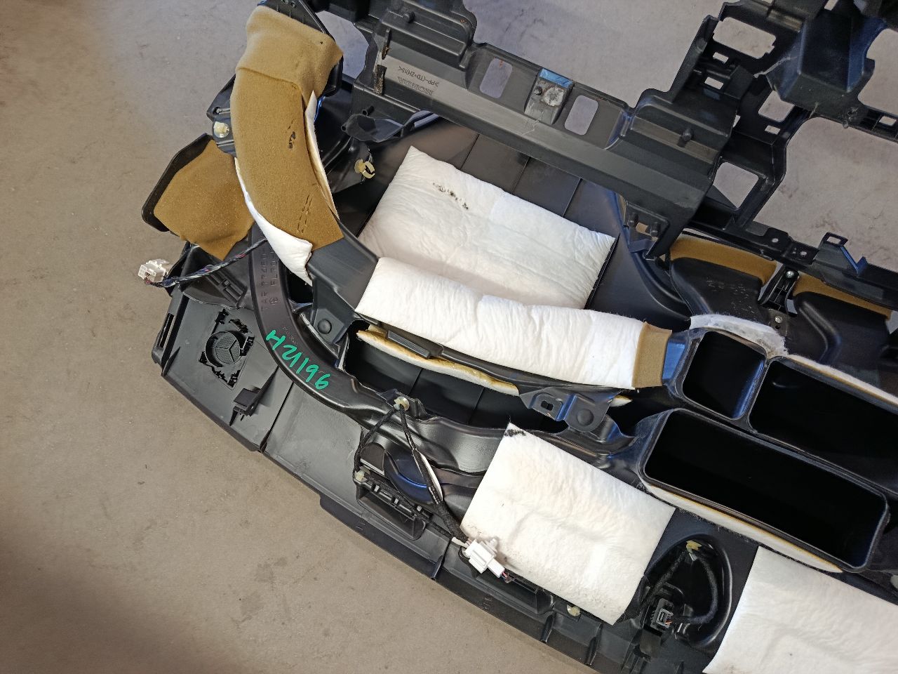 Part image 4