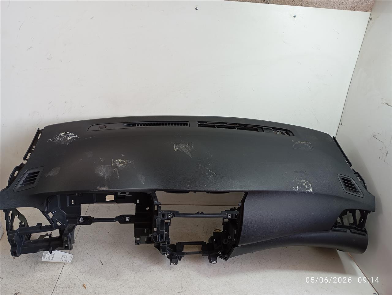 Part image 3