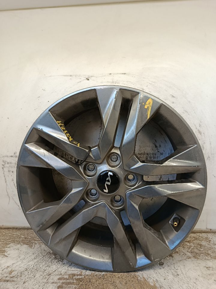 2022 Kia SELTOS Wheel