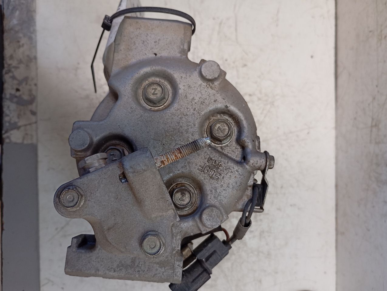 Part image 3