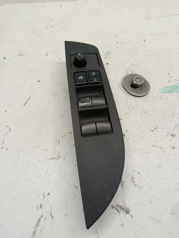 2022 Toyota COROLLA CROSS Front Door Switch