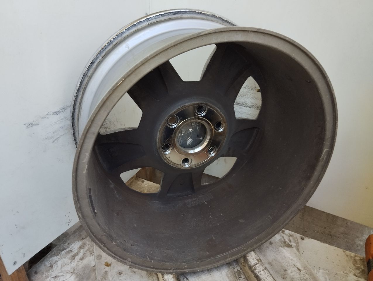 Part image 3