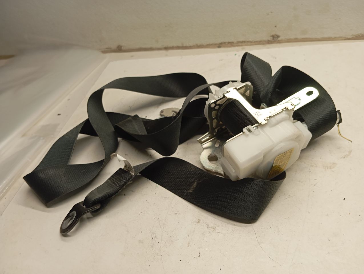 Used 2016 Toyota COROLLA retractor - Stock #H21365