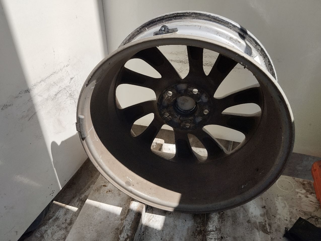 Part image 3
