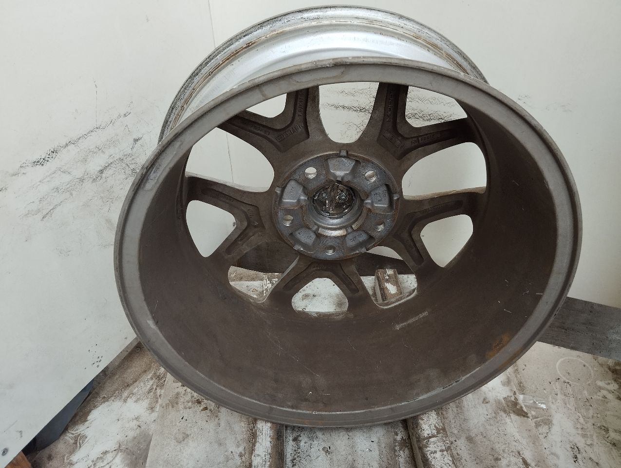 Part image 3
