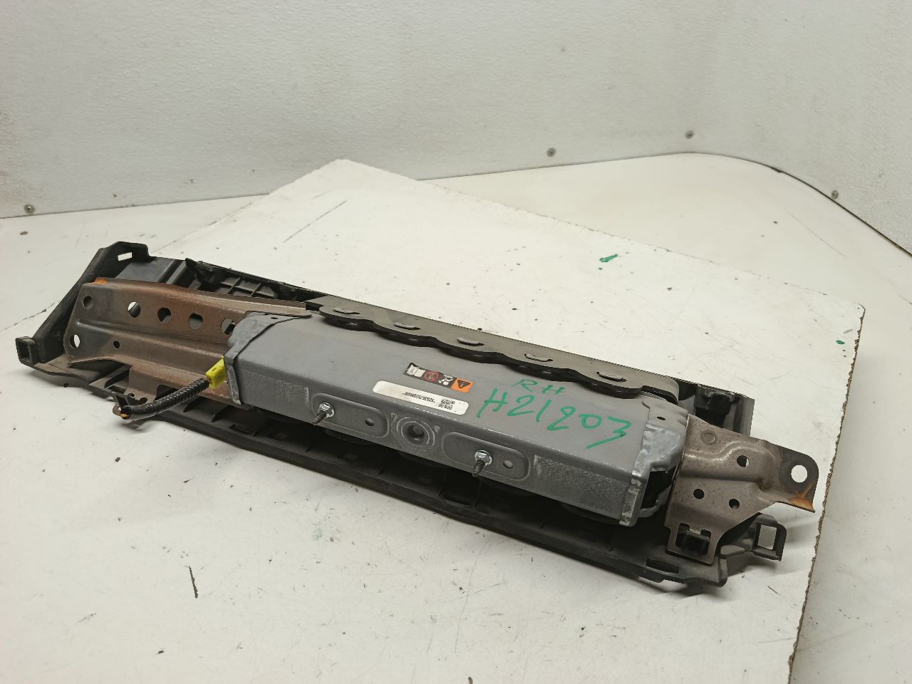 Part image 3