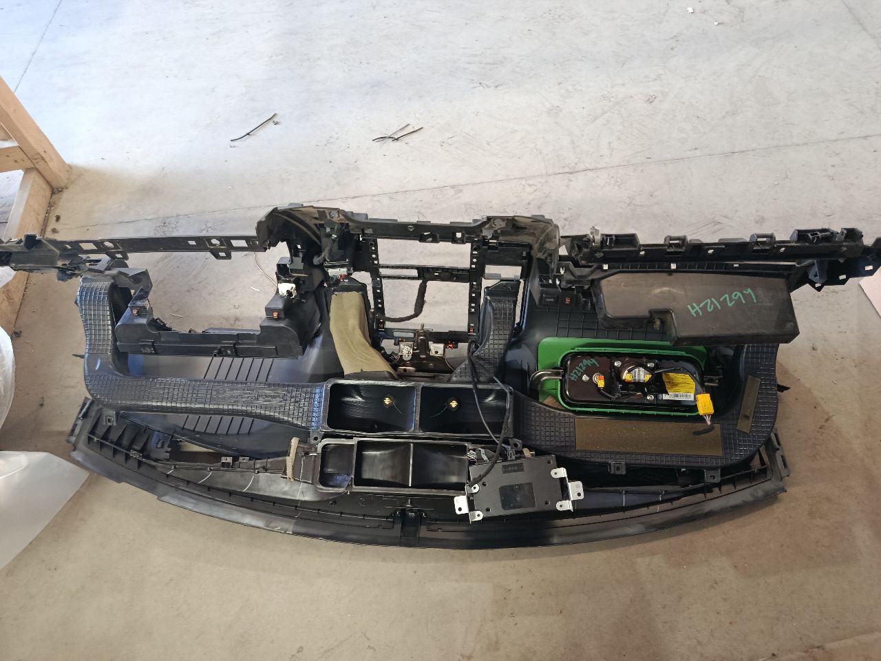 Part image 3