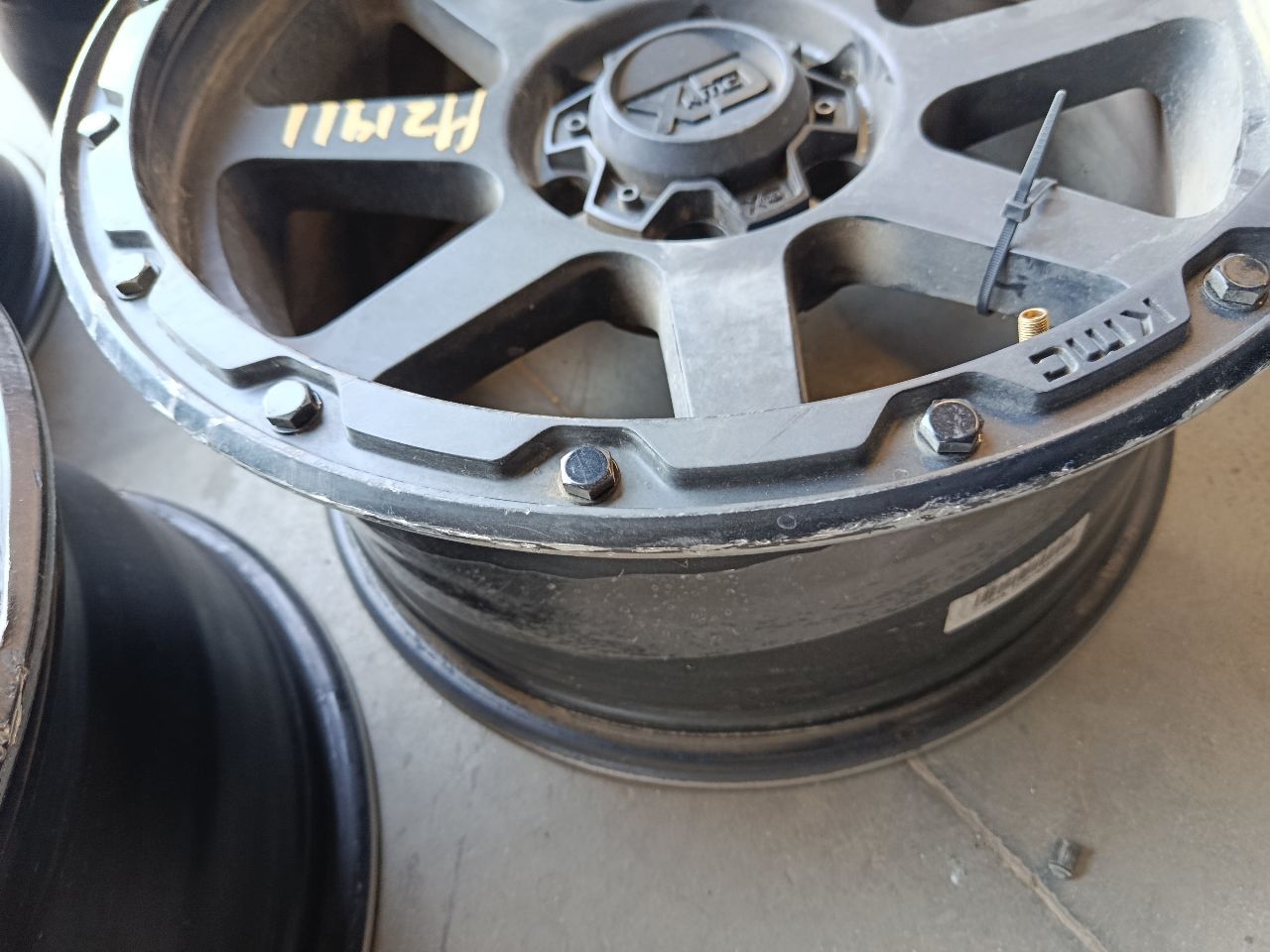 Part image 4