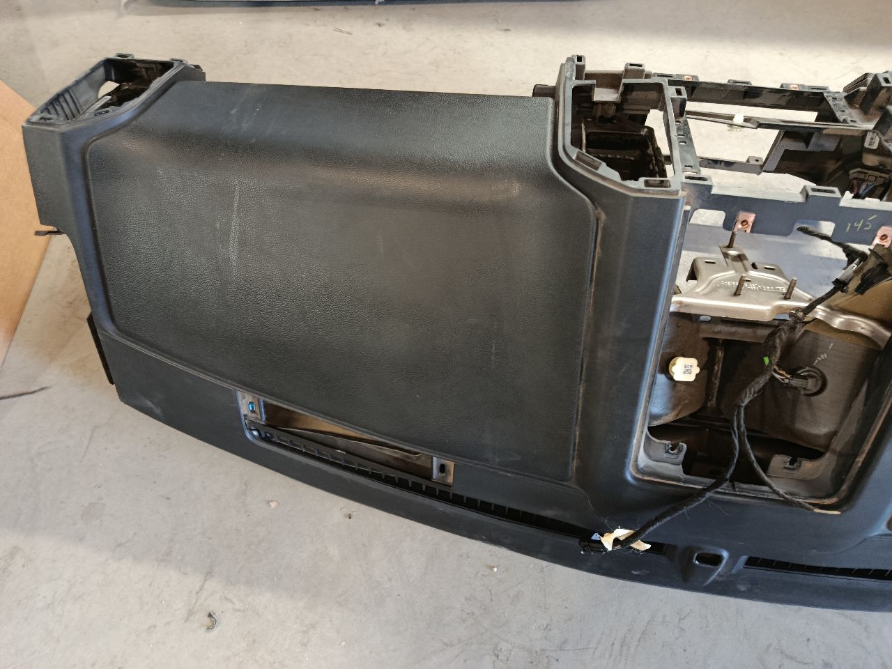 Part image 3