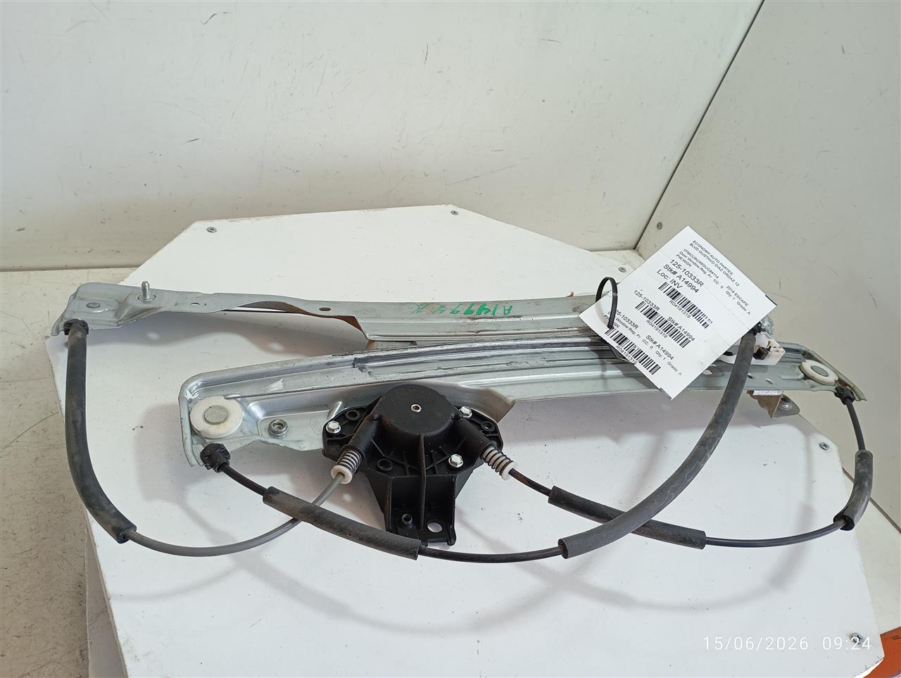 2016 Ford ESCAPE Door Window Reg, Fr