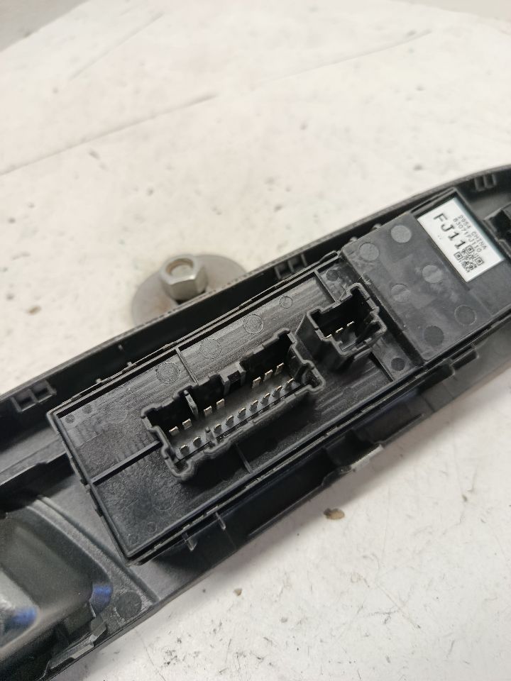 Part image 7