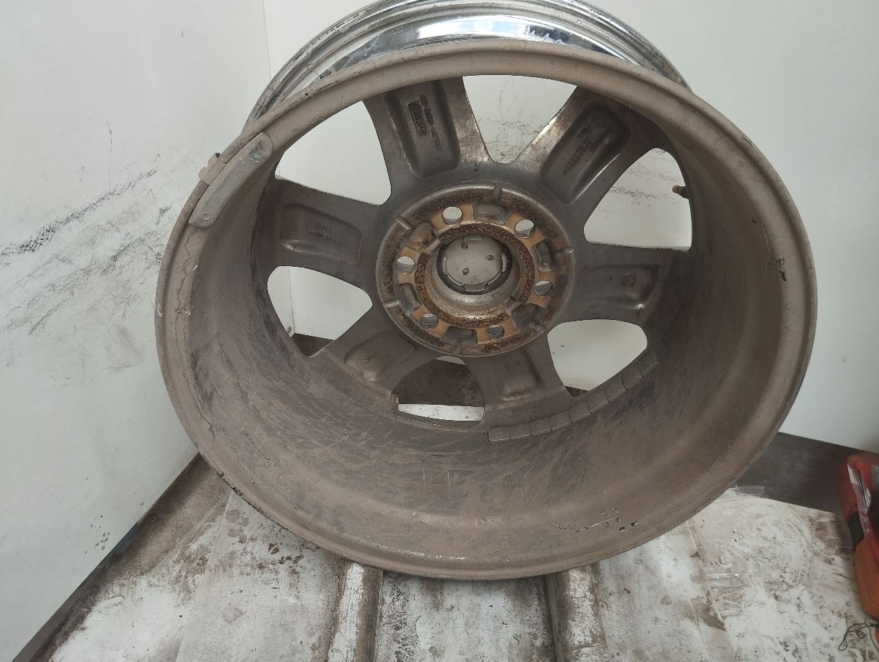 Part image 3