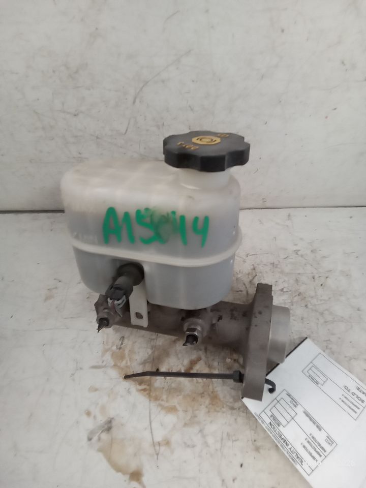 2013 General Motors SILVERADO 1500 PICKUP Brake Master Cyl