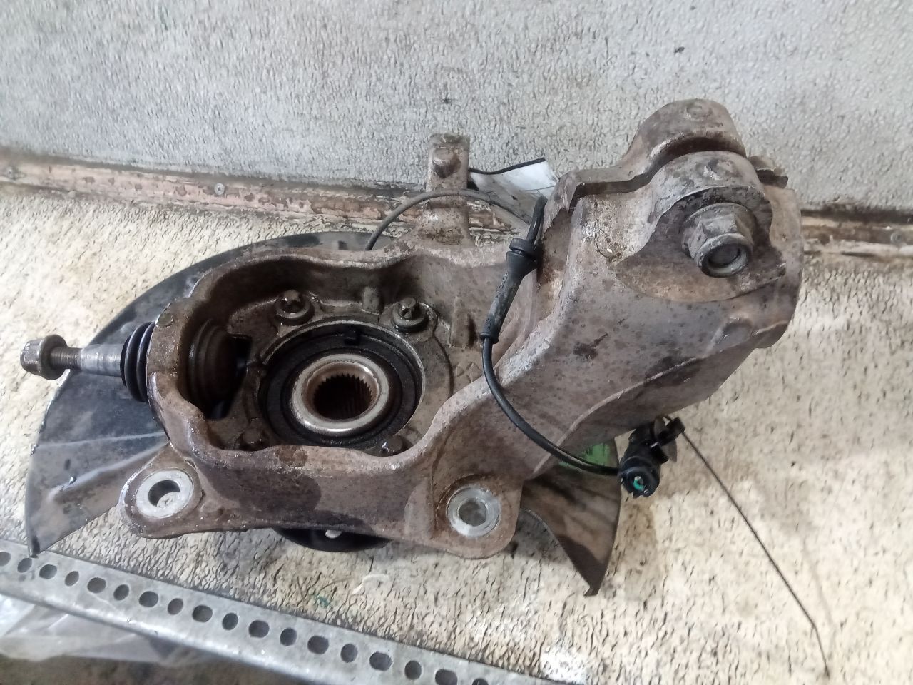 Part image 3