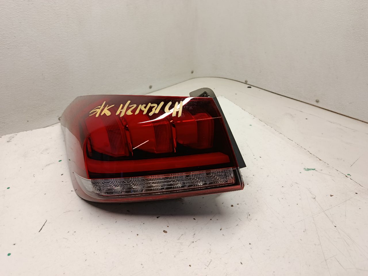 2017 Genesis G80 Tail Lamp
