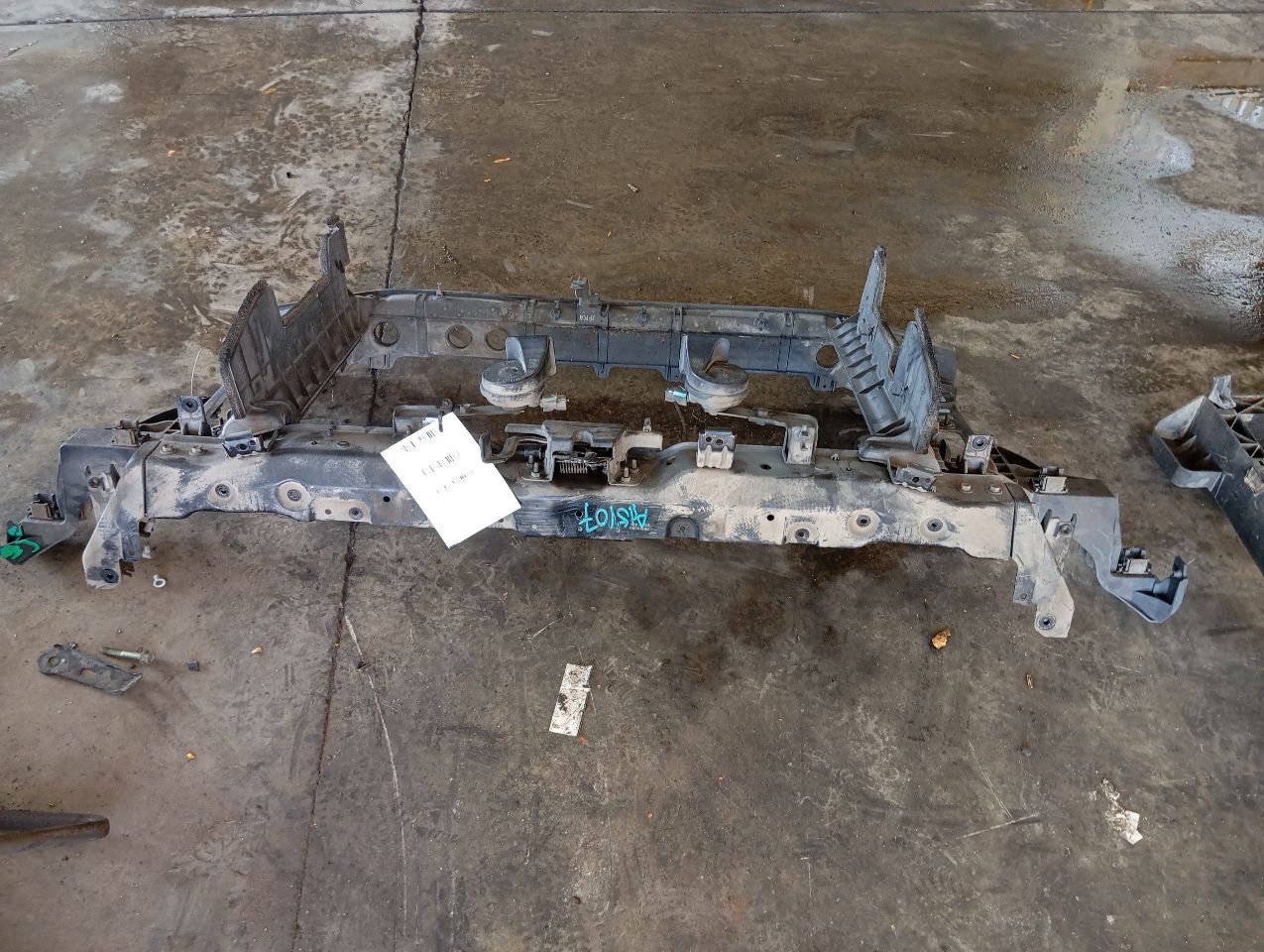 Part image 3