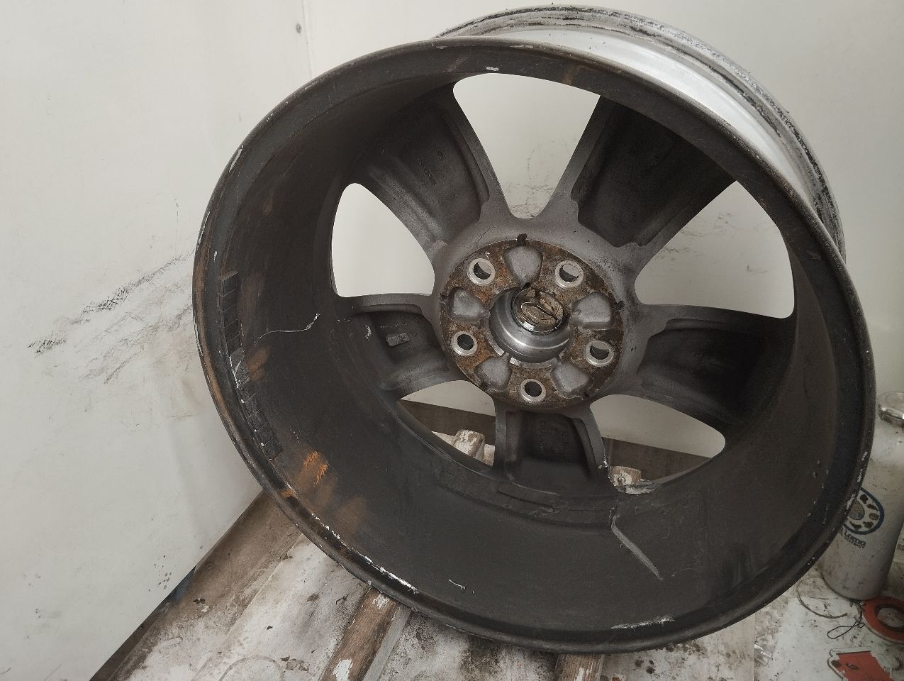 Part image 3