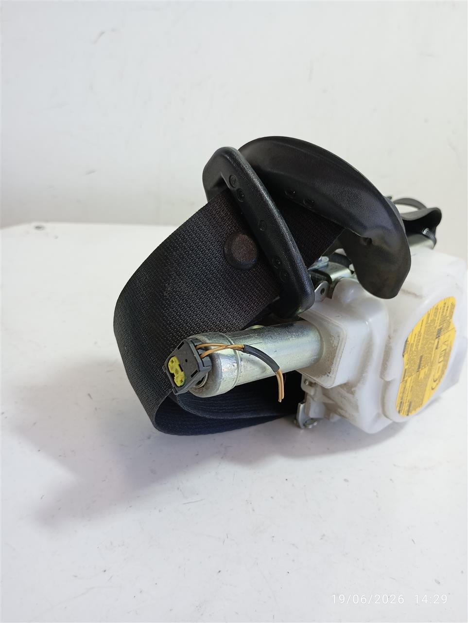 Used 2018 Toyota CAMRY retractor - Stock #A15009