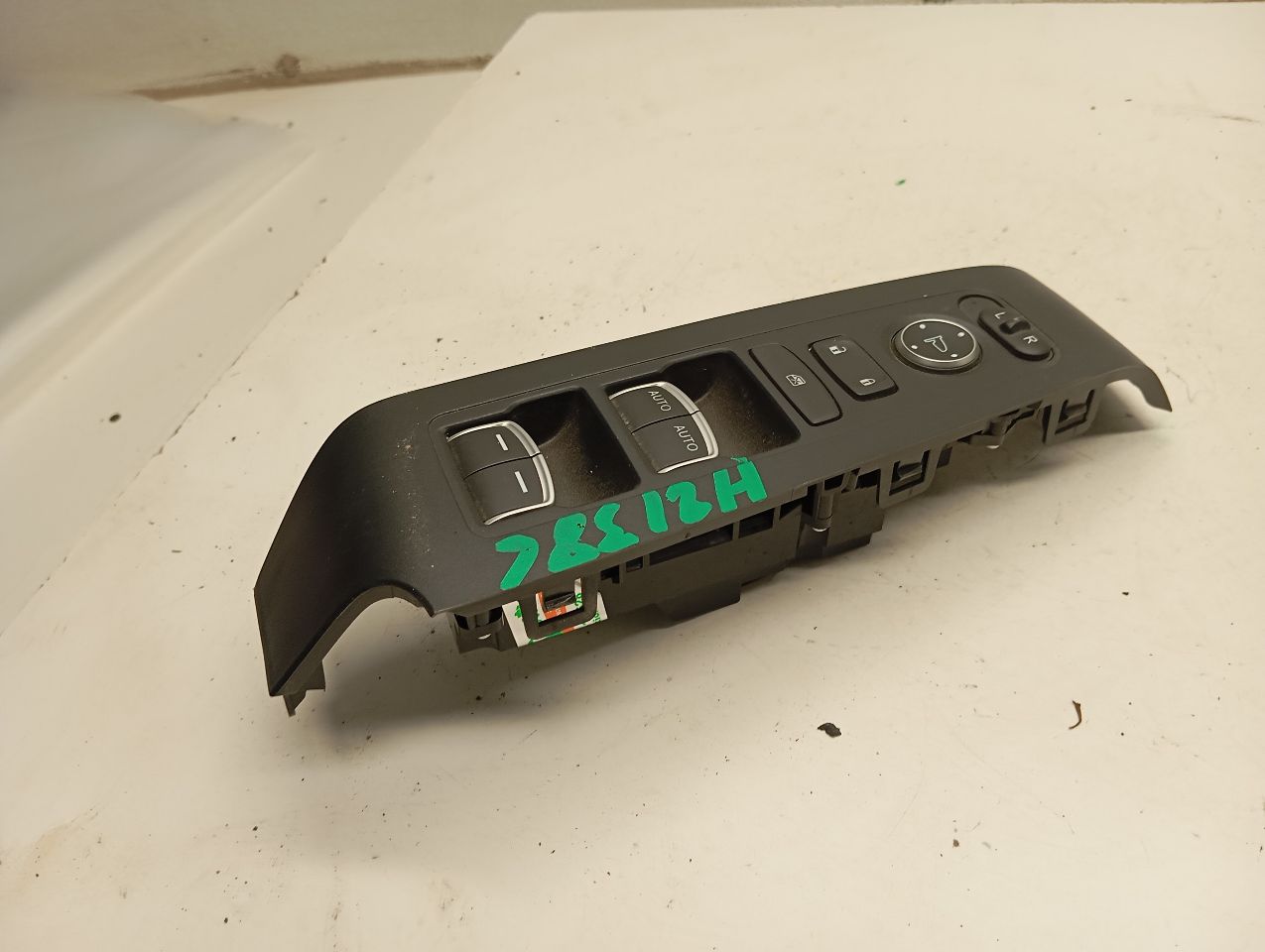 Part image 4