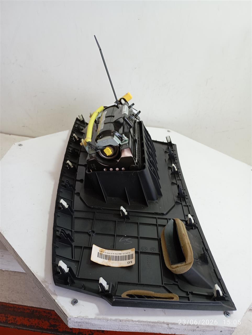 Part image 3