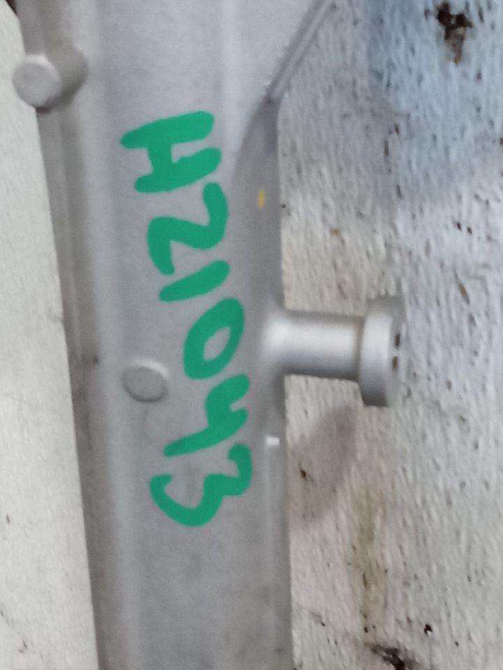 Part image 10