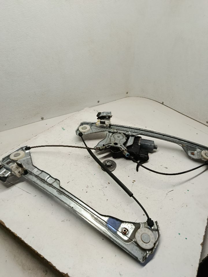2008 General Motors CTS Door Window Reg, Fr