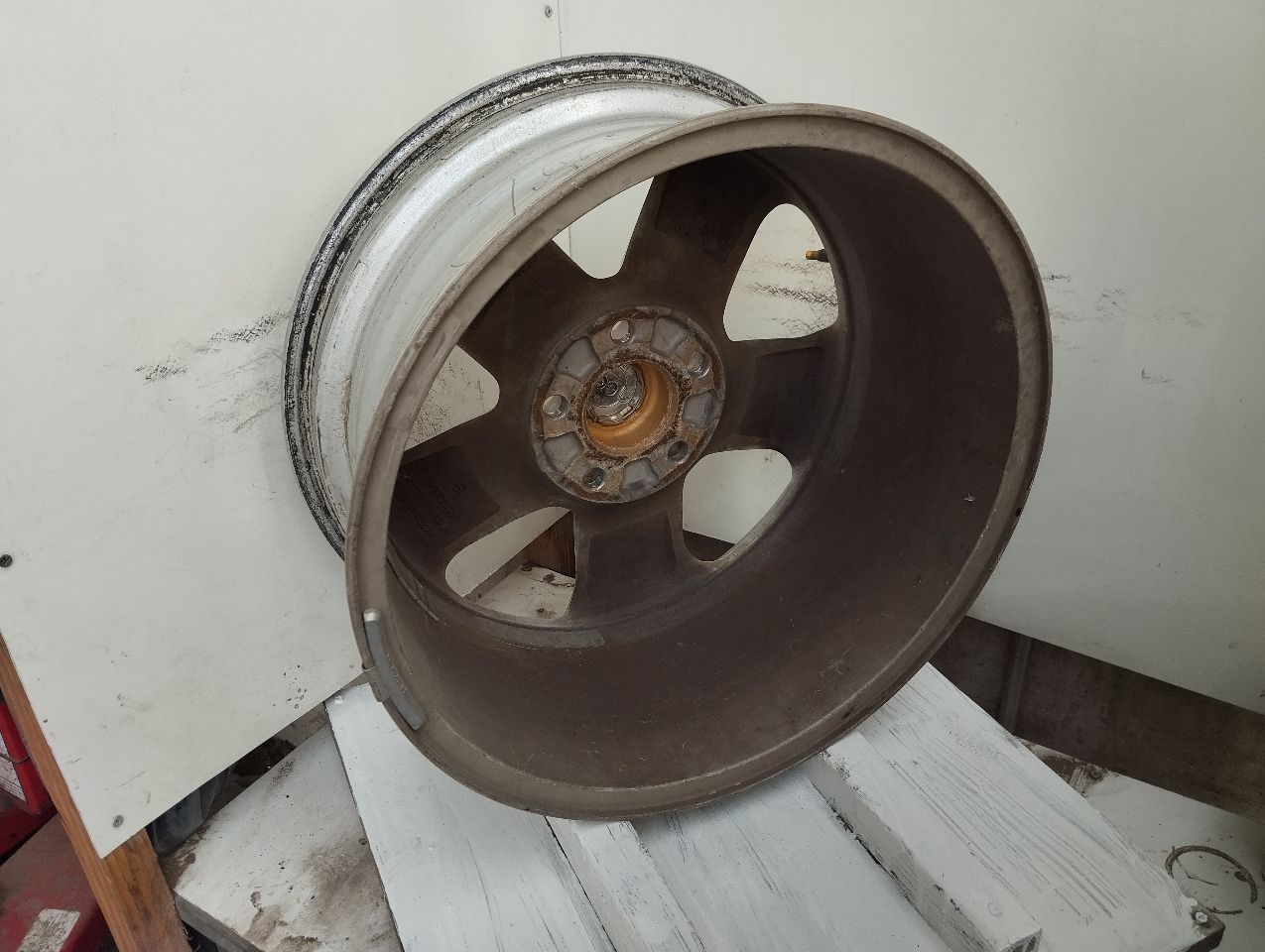 Part image 3