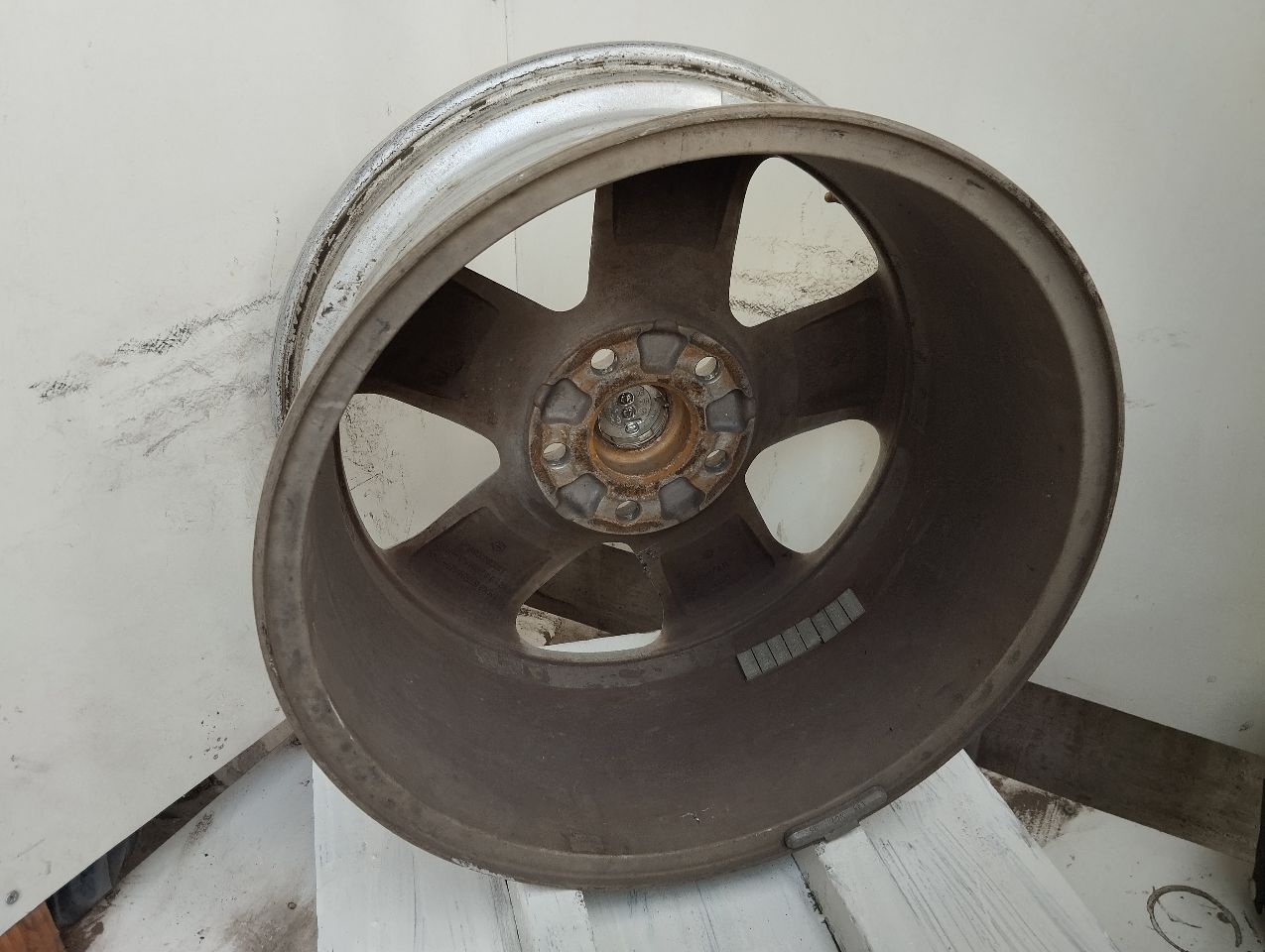 Part image 3