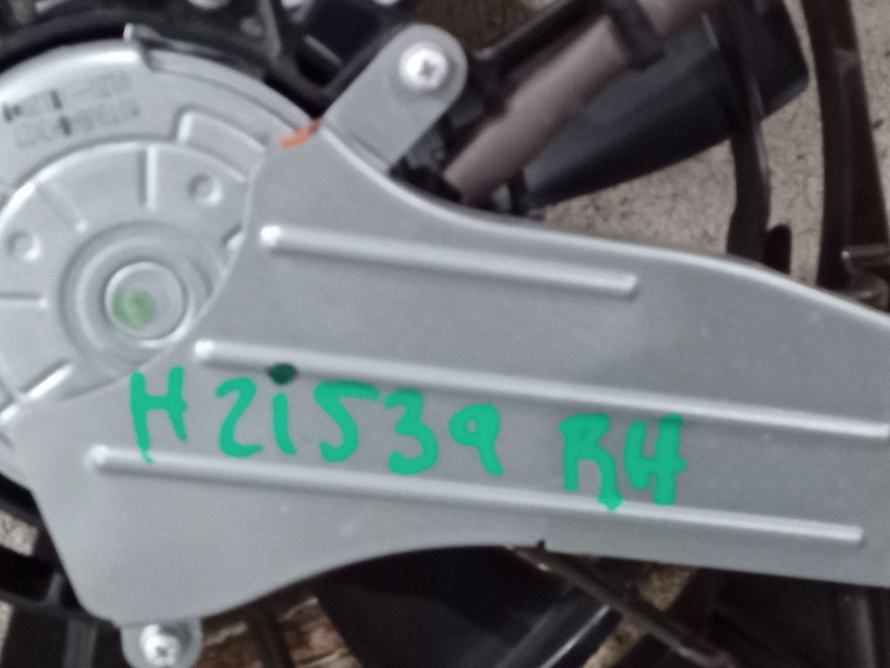Part image 3