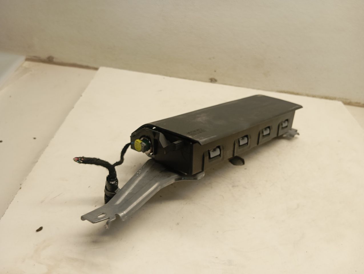 Part image 4