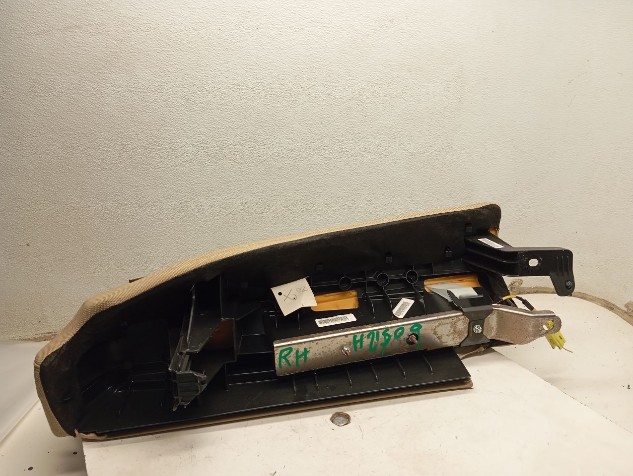 Part image 3