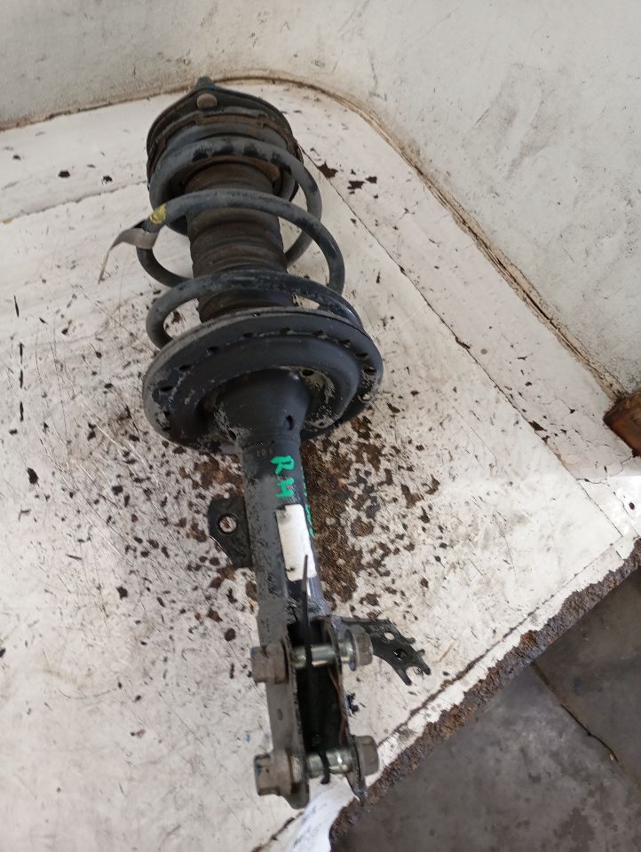 2017 Toyota CAMRY Strut