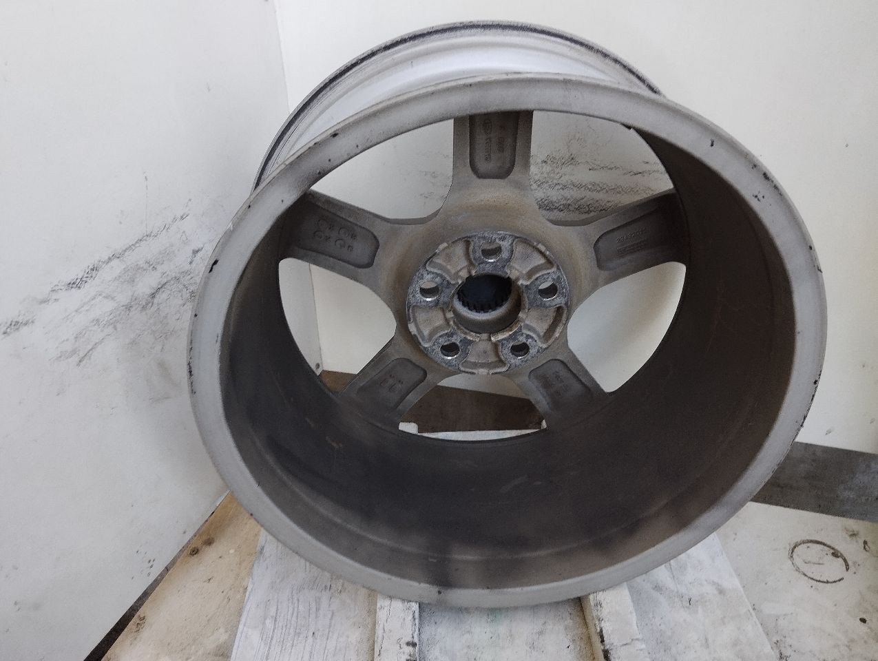 Part image 3