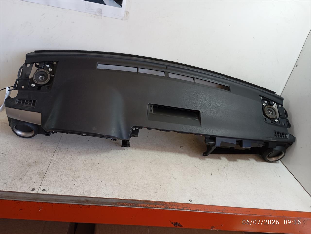 Part image 3