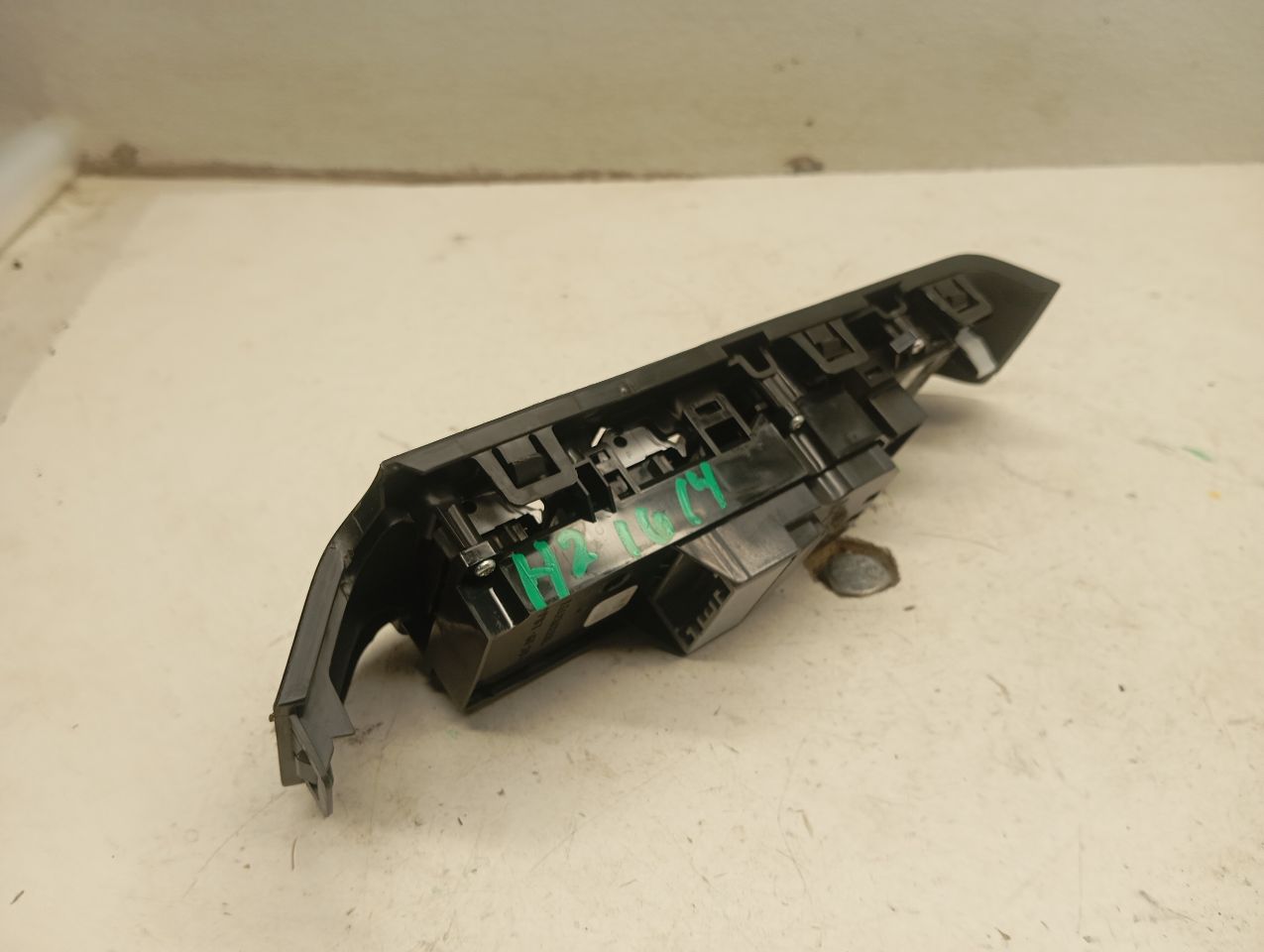 Part image 2