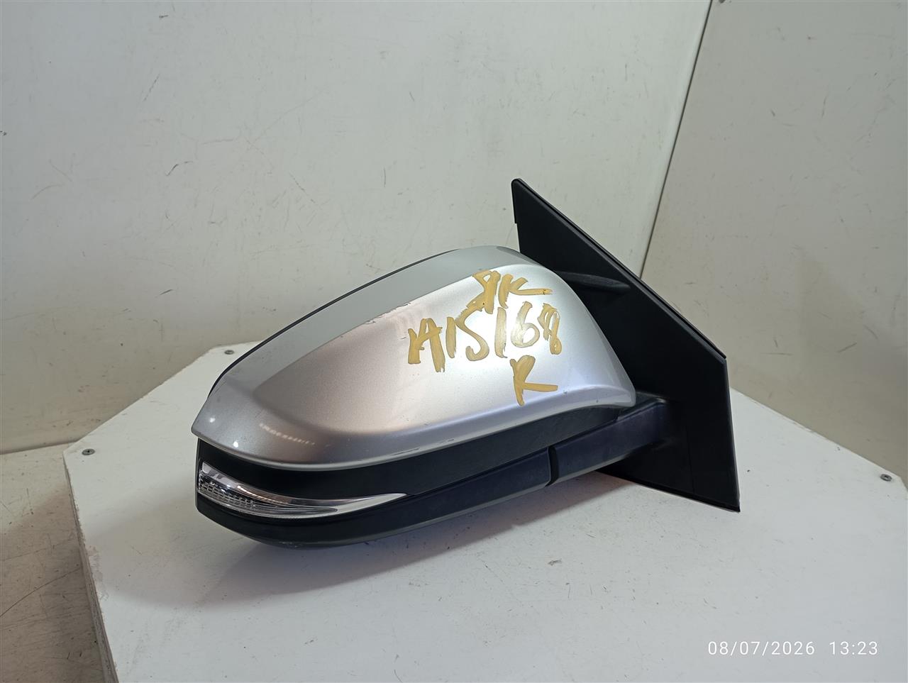Part image 3