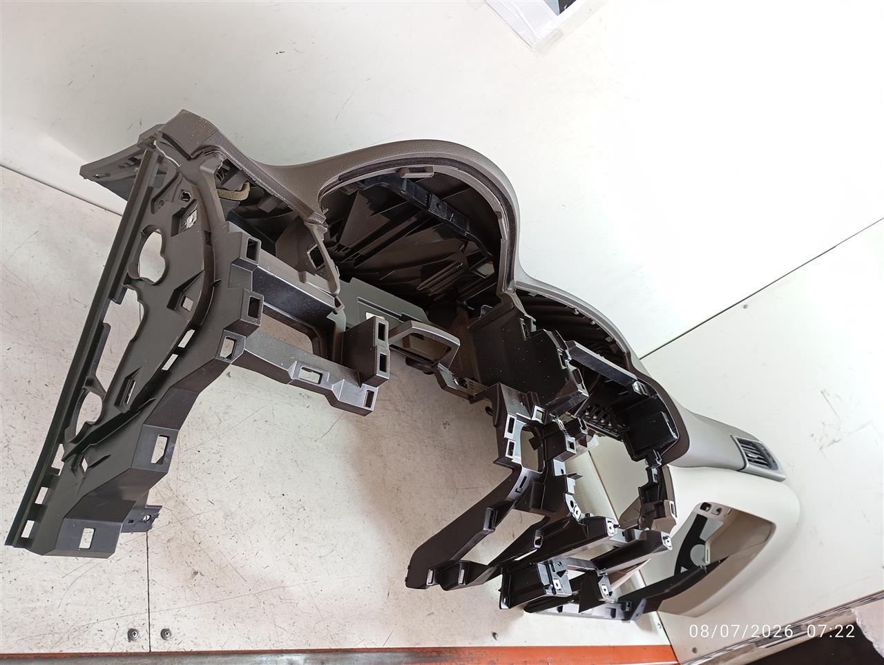Part image 3