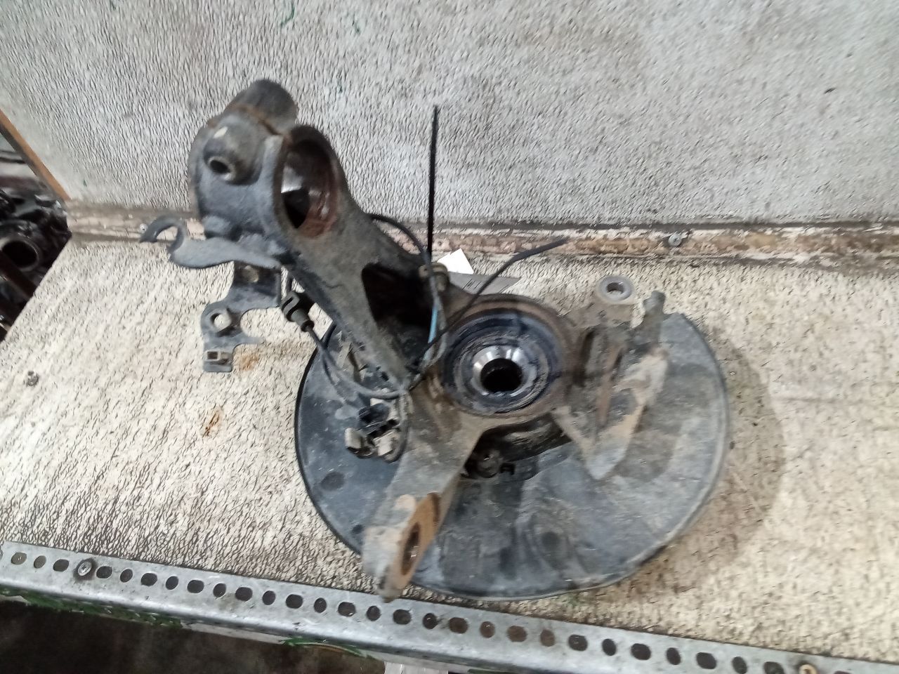 Part image 3