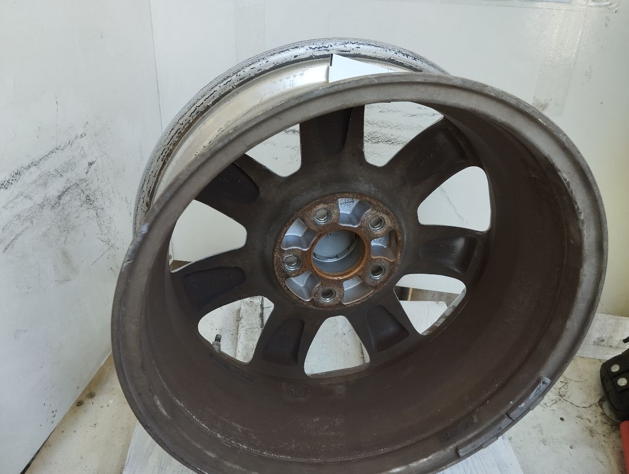 Part image 3