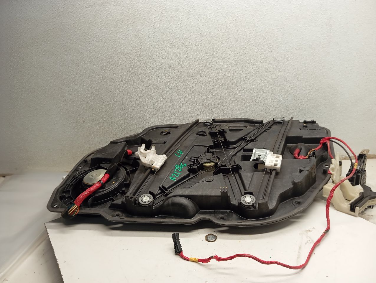 Part image 3