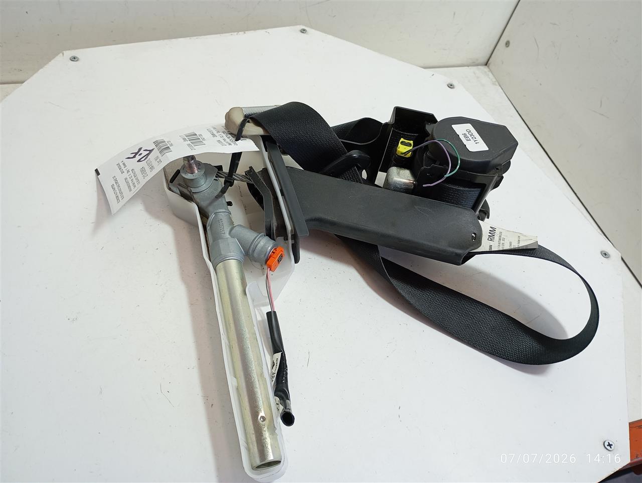2012 Nissan ROGUE Seat Belt, Front