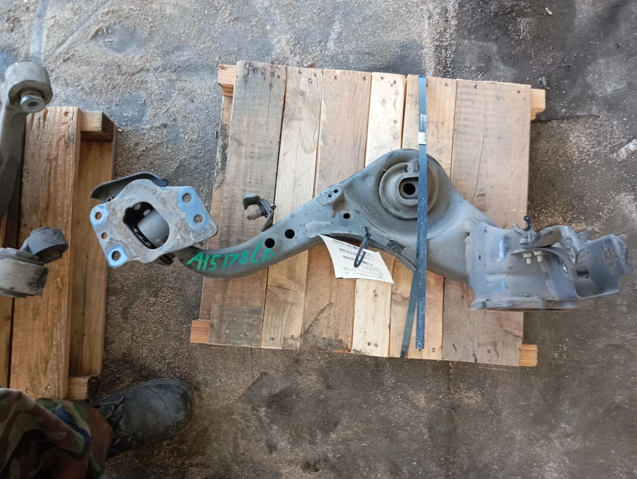 Part image 3