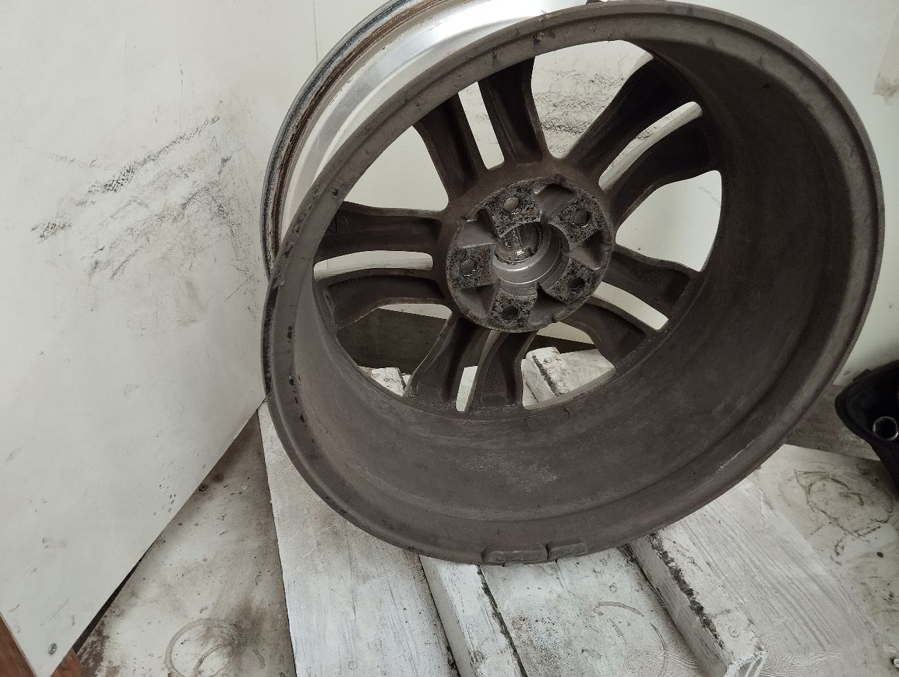 Part image 3