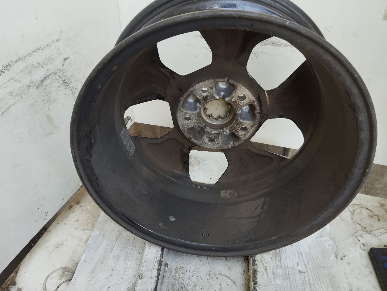 Part image 3