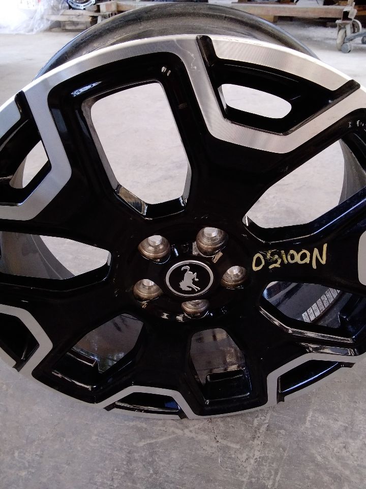 Part image 3