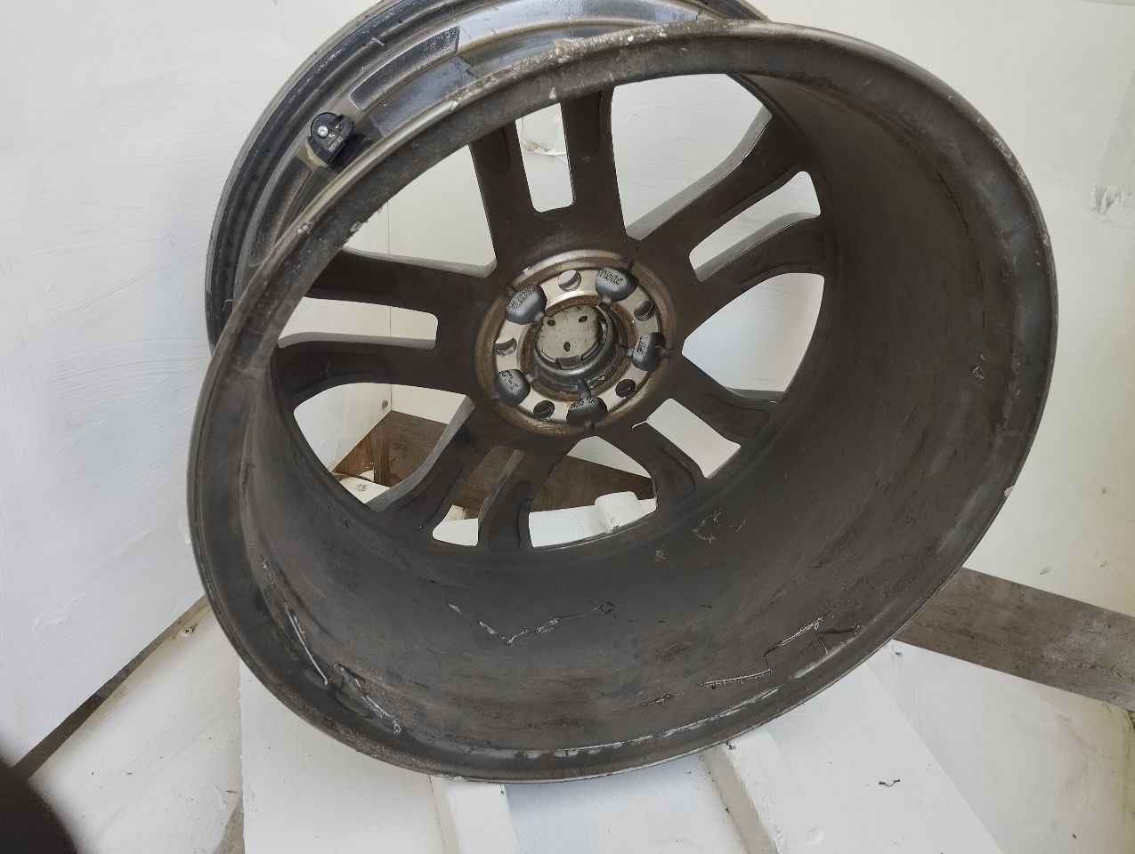 Part image 3
